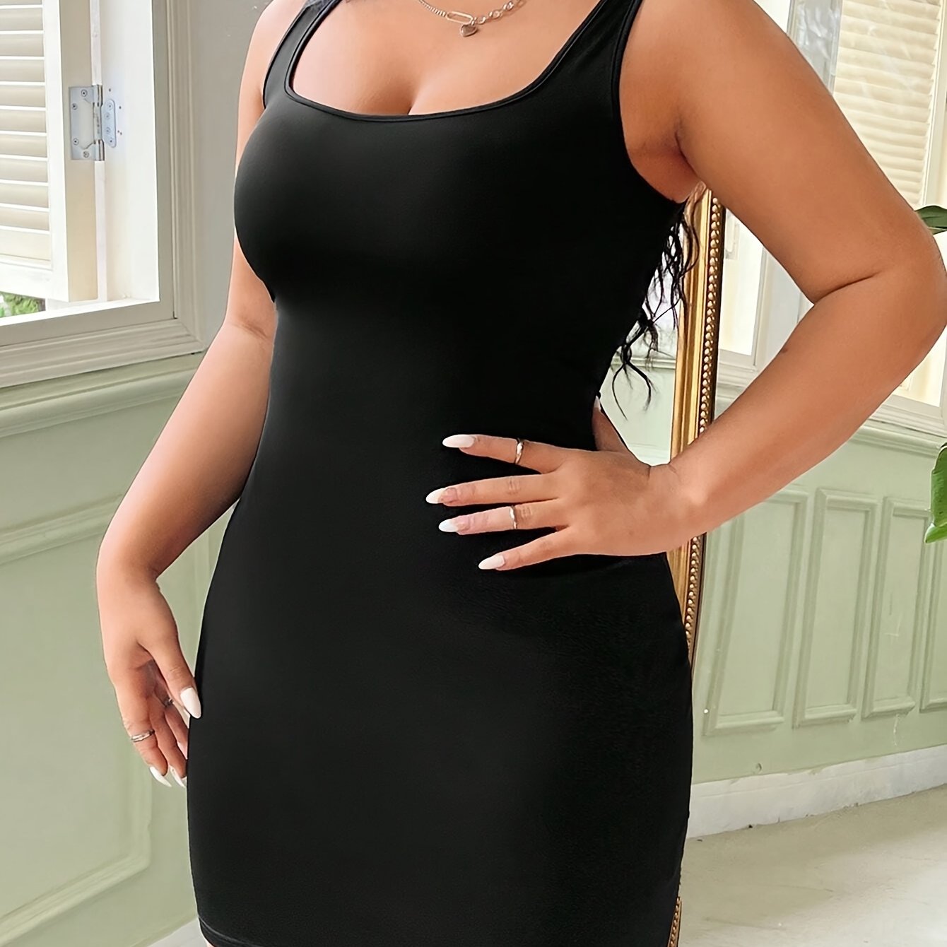 Robe moulante sexy à encolure carré sans manches design ajusté