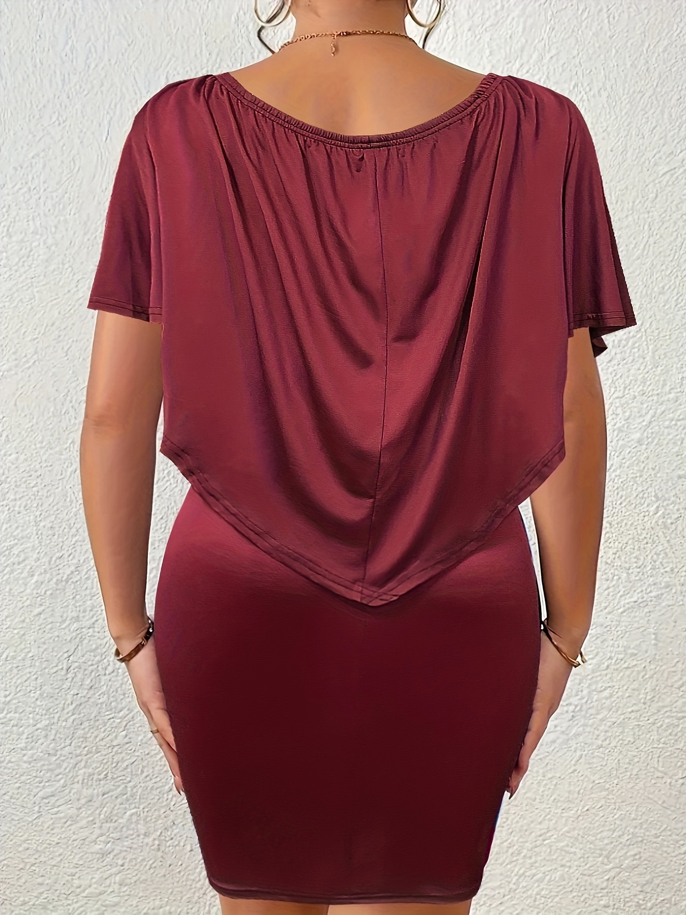 Robe moulante élégante extensible à épaules dénudées avec ourlet asymétrique – Image 5