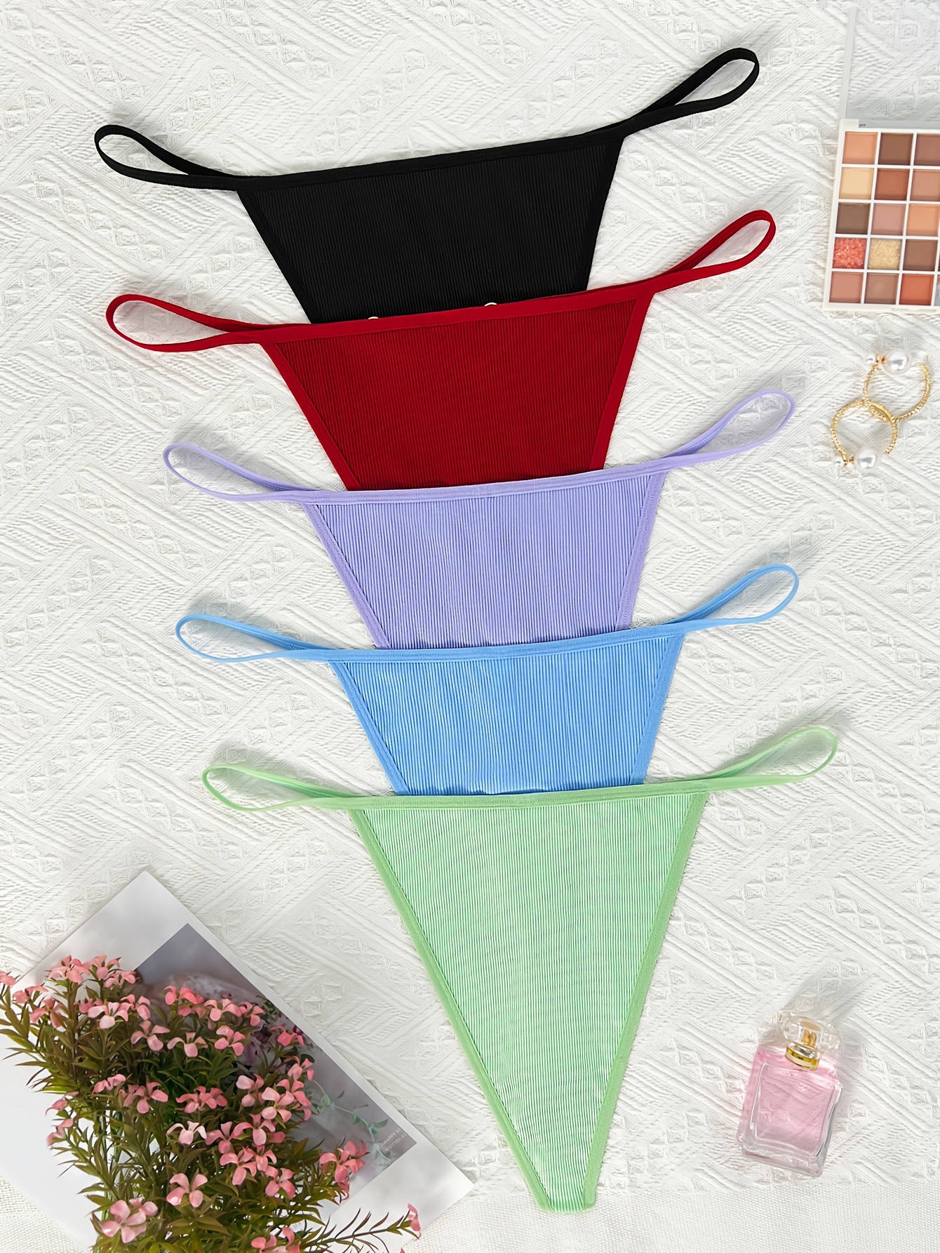 Strings taille basse avec détail bague en métal en forme de coeur – Image 4