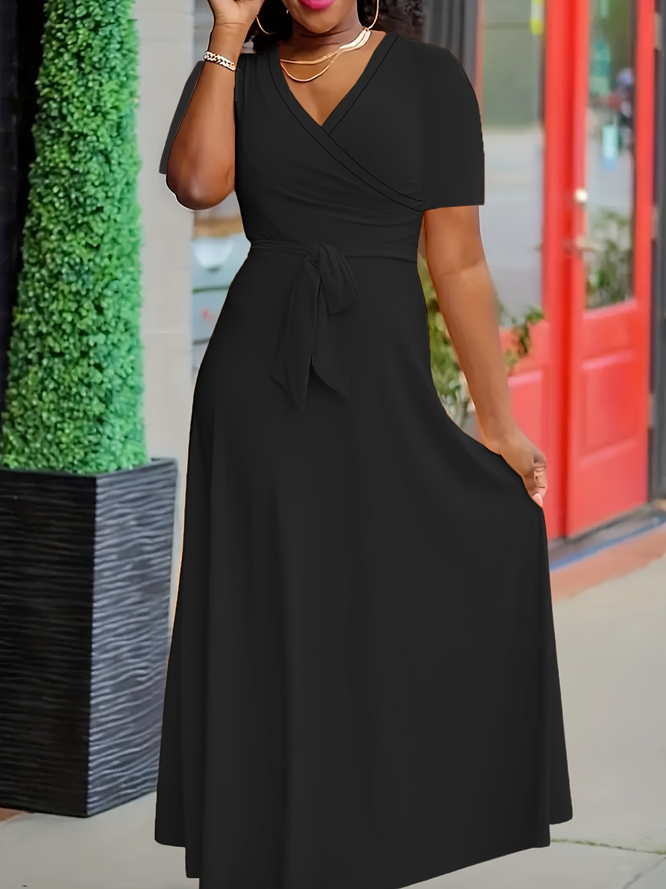 Robe élégante extensible à col V à manches cap à nouer à la taille – Image 2