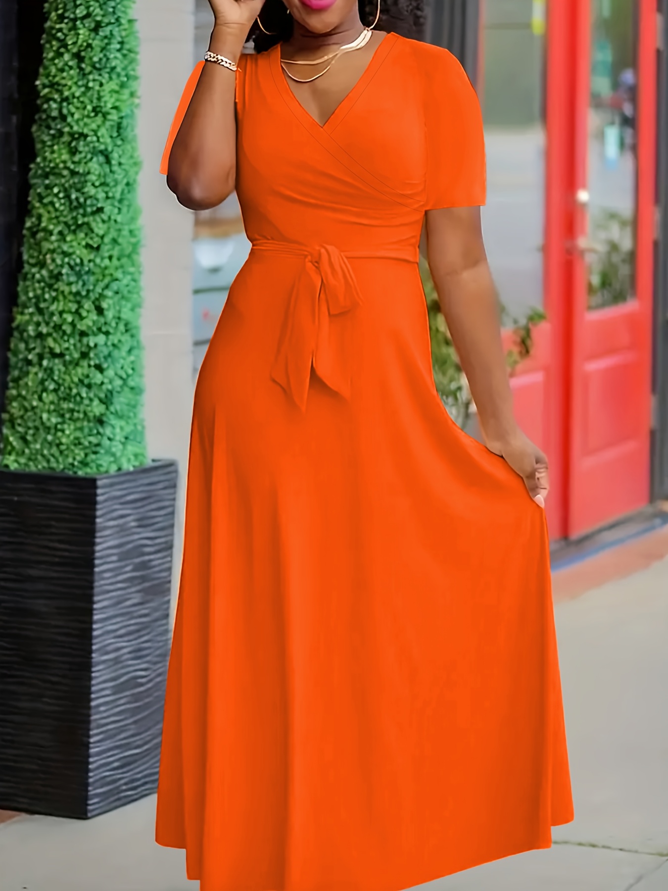 Robe élégante extensible à col V à manches cap à nouer à la taille – Image 4