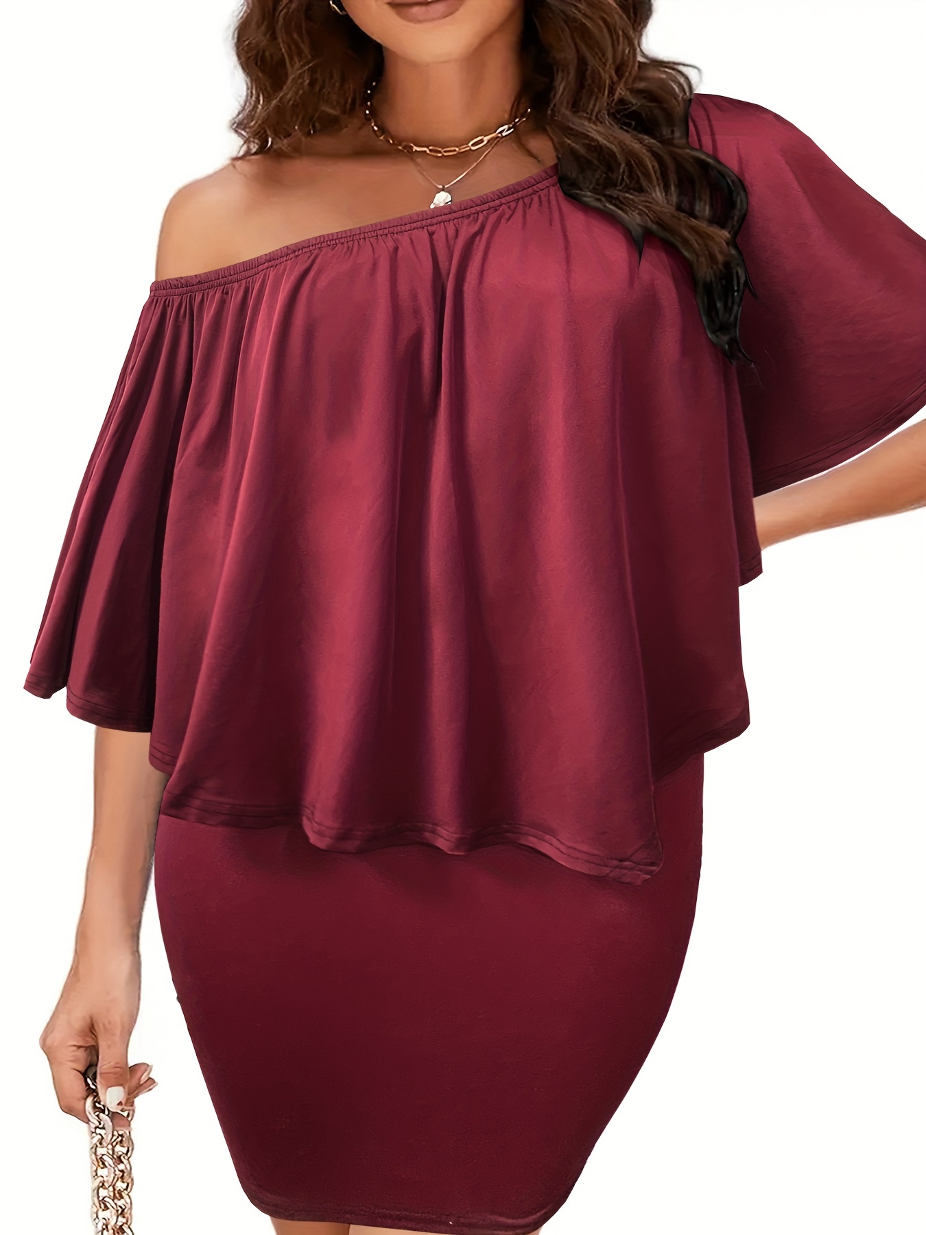 Robe moulante élégante extensible à épaules dénudées avec ourlet asymétrique – Image 2