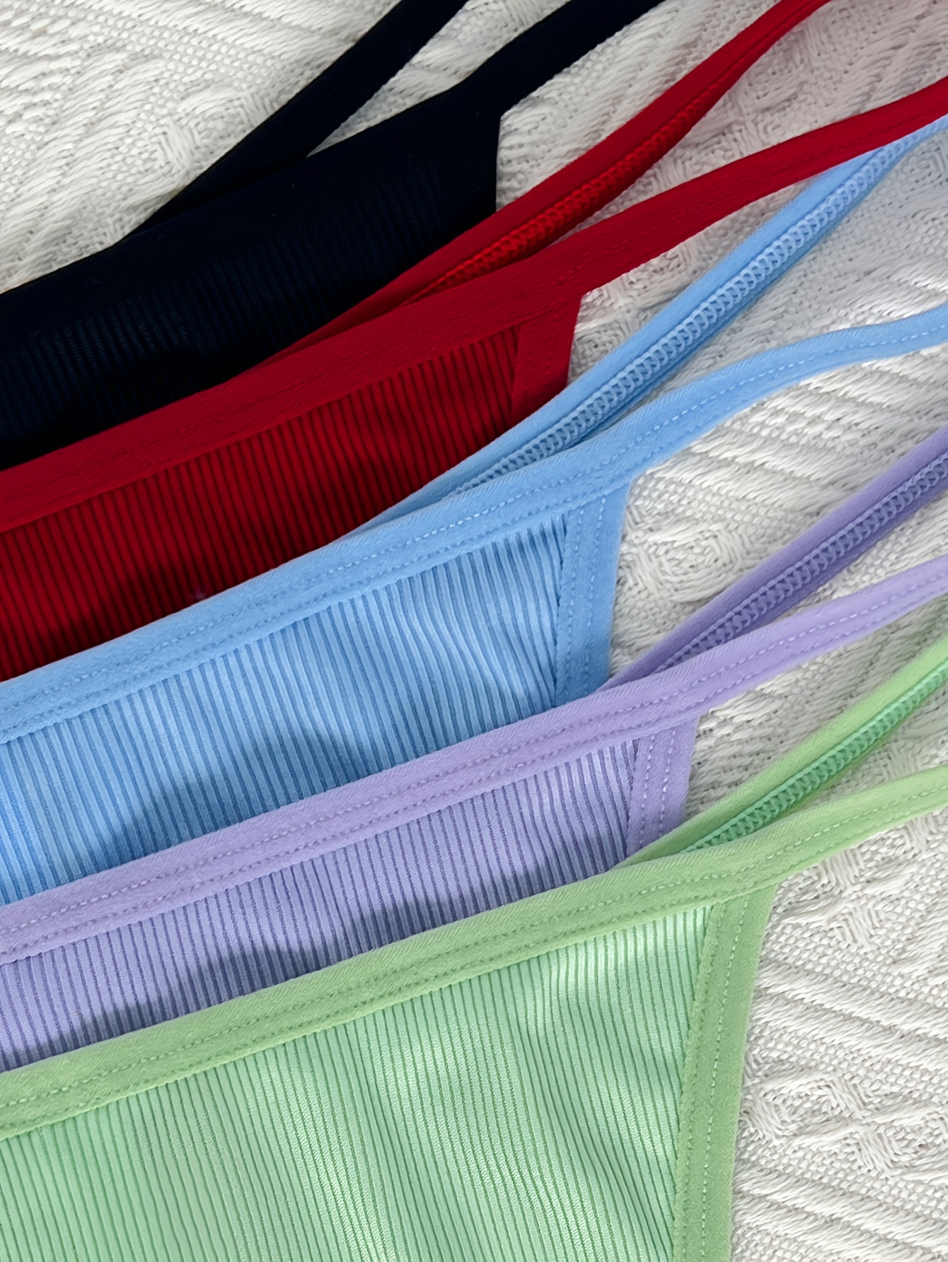 Strings taille basse avec détail bague en métal en forme de coeur – Image 6