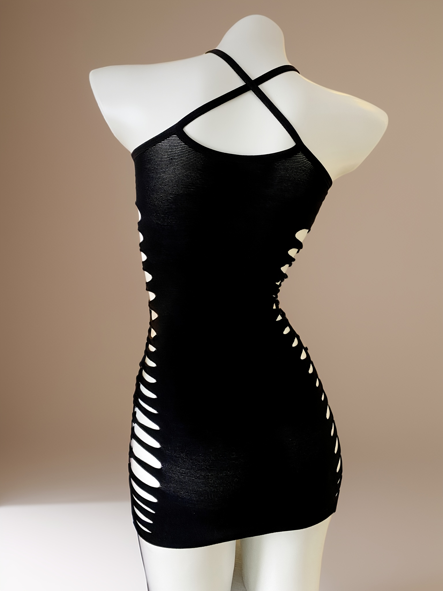 Robe moulante sexy transparent à col halter à dos nu avec détails ajourés – Image 2