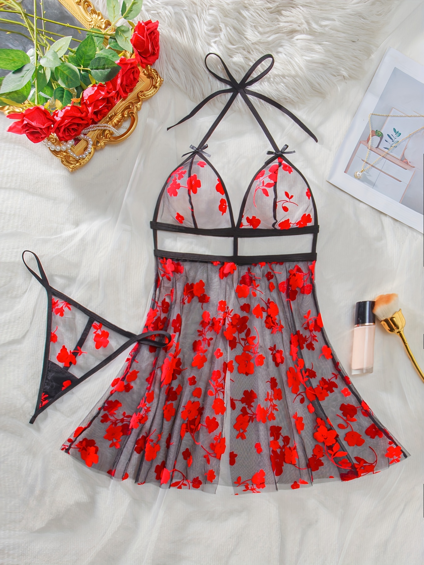 Nuisette transparente à dos nu à col V en dentelle florale avec son string ficelle