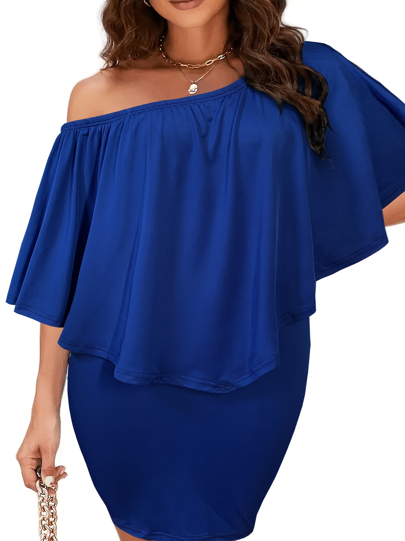 Robe moulante élégante extensible à épaules dénudées avec ourlet asymétrique – Image 3