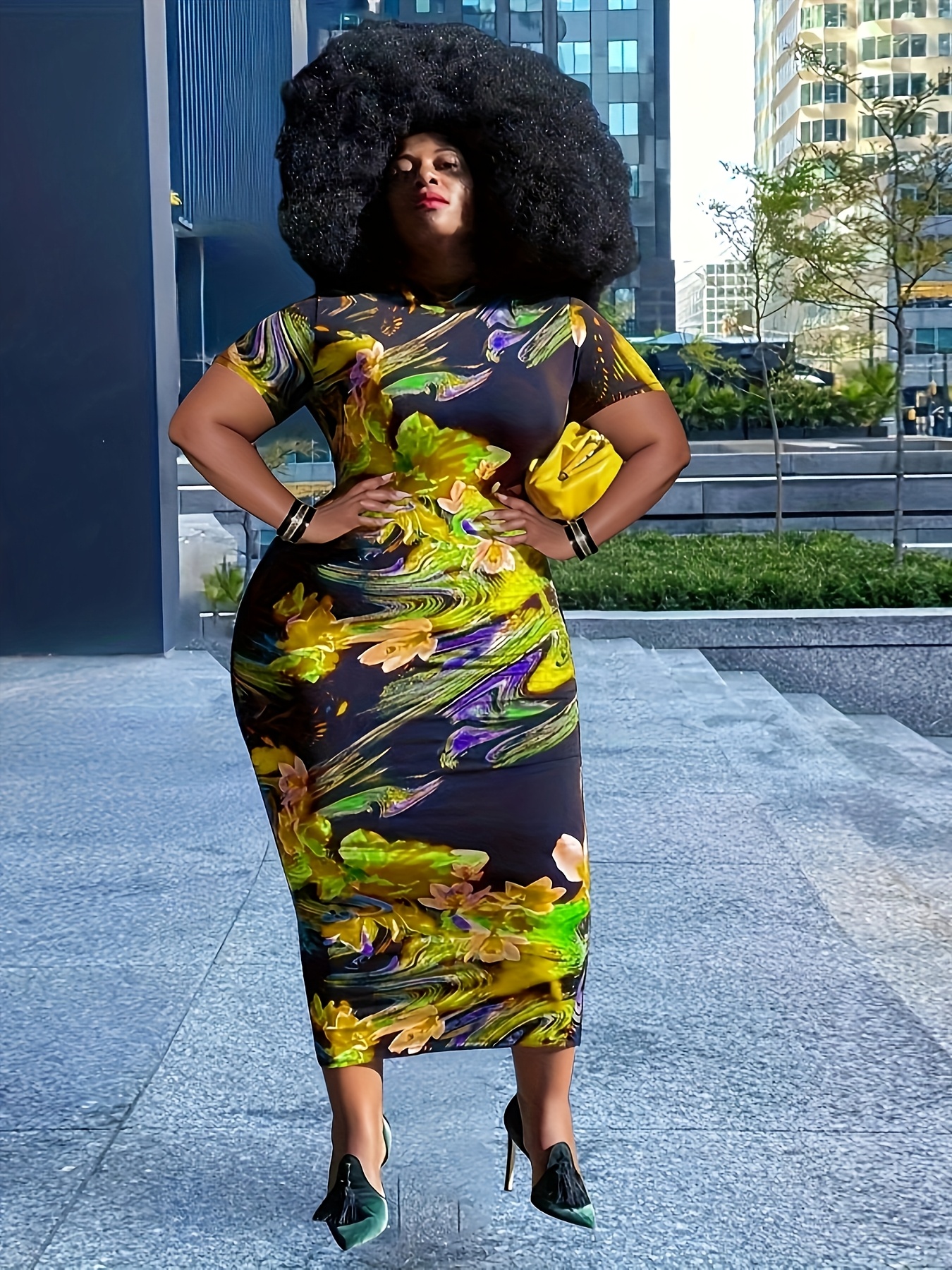 Robe moulante longue imprimé floral à manches courtes – Image 2