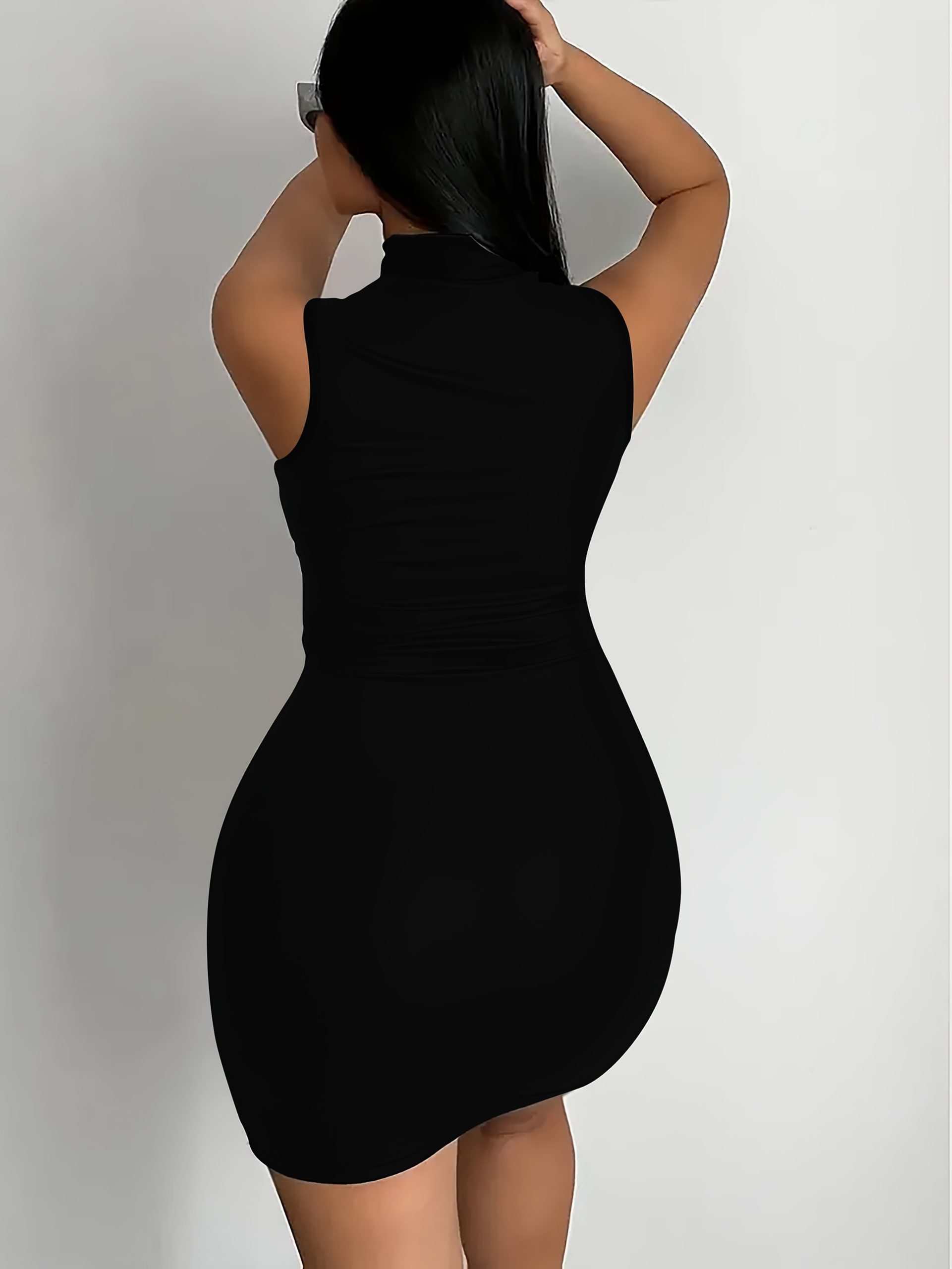 Robe moulante sans manches à col haut élégant ornée de strass en forme de coeur en tissu tricoté – Image 4