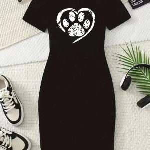 Robe à col rond à manches courtes avec design patte blanche & coeur