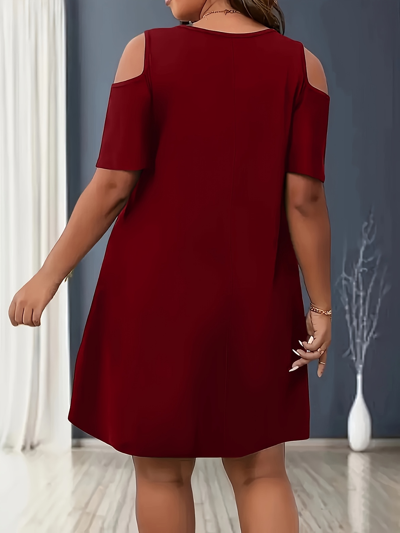 Robe à col rond & épaules dénudées – Image 4
