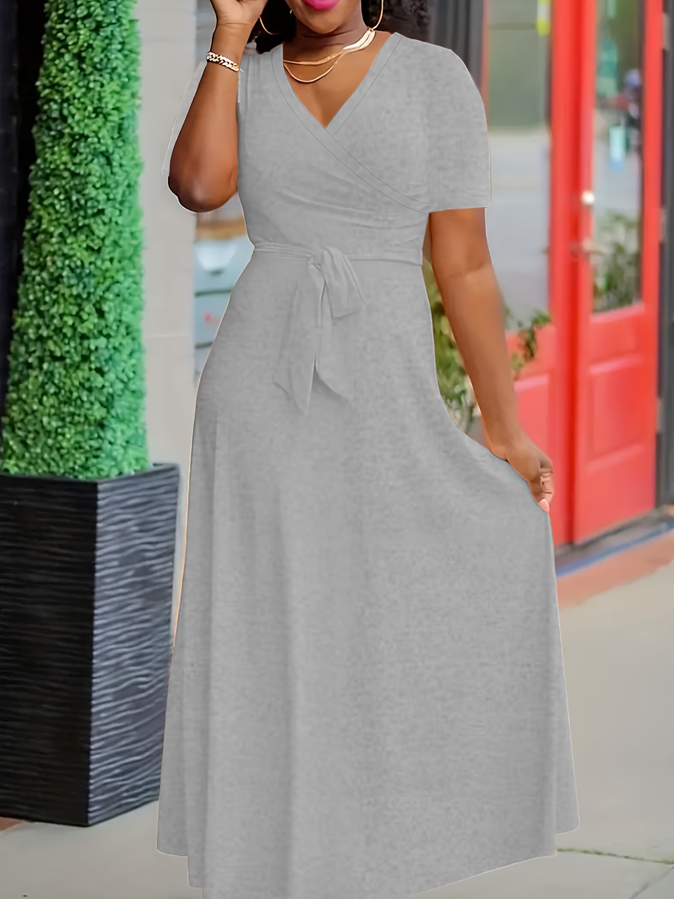 Robe élégante extensible à col V à manches cap à nouer à la taille – Image 6