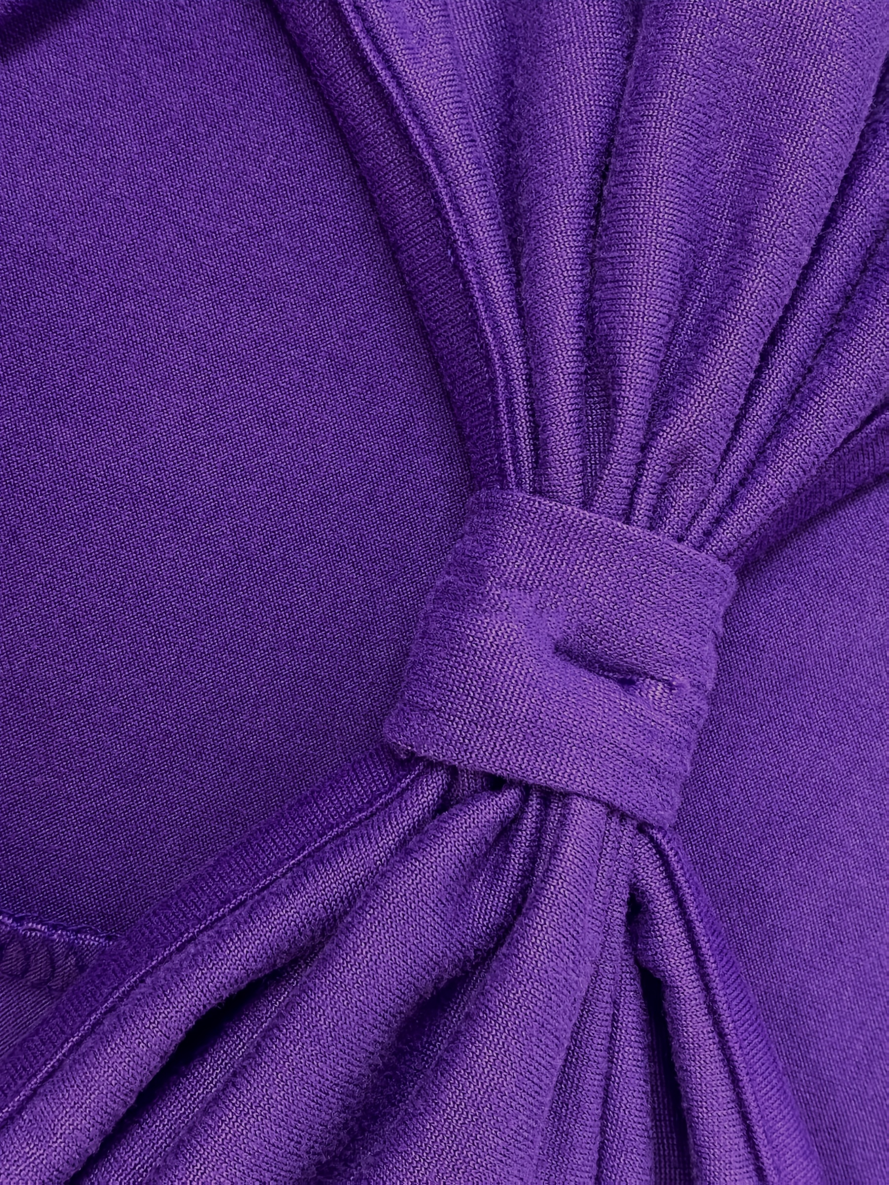 Robe moulante avec détail noeud en col V profond à manches longues – Image 6