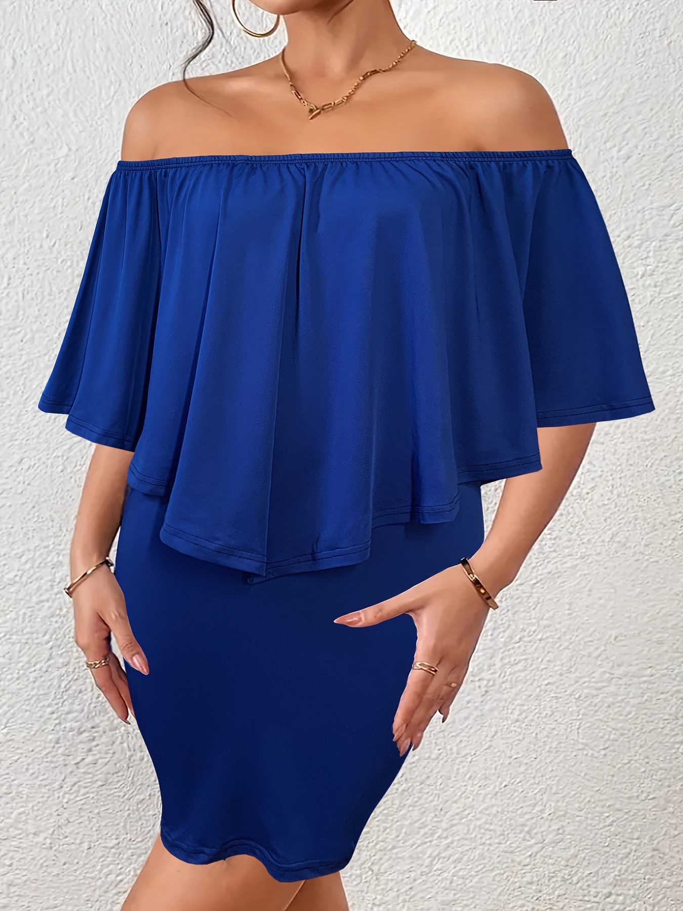 Robe moulante élégante extensible à épaules dénudées avec ourlet asymétrique – Image 9