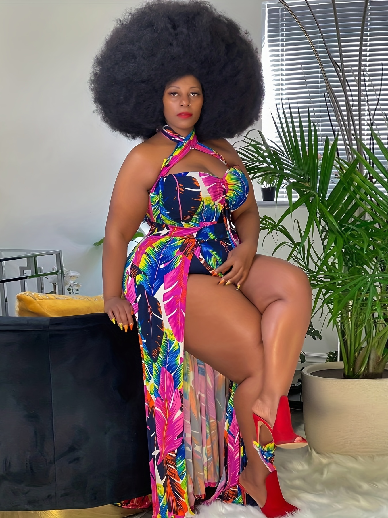 Robe à étirement moyen à dos nu imprimé tropical criss cross – Image 11