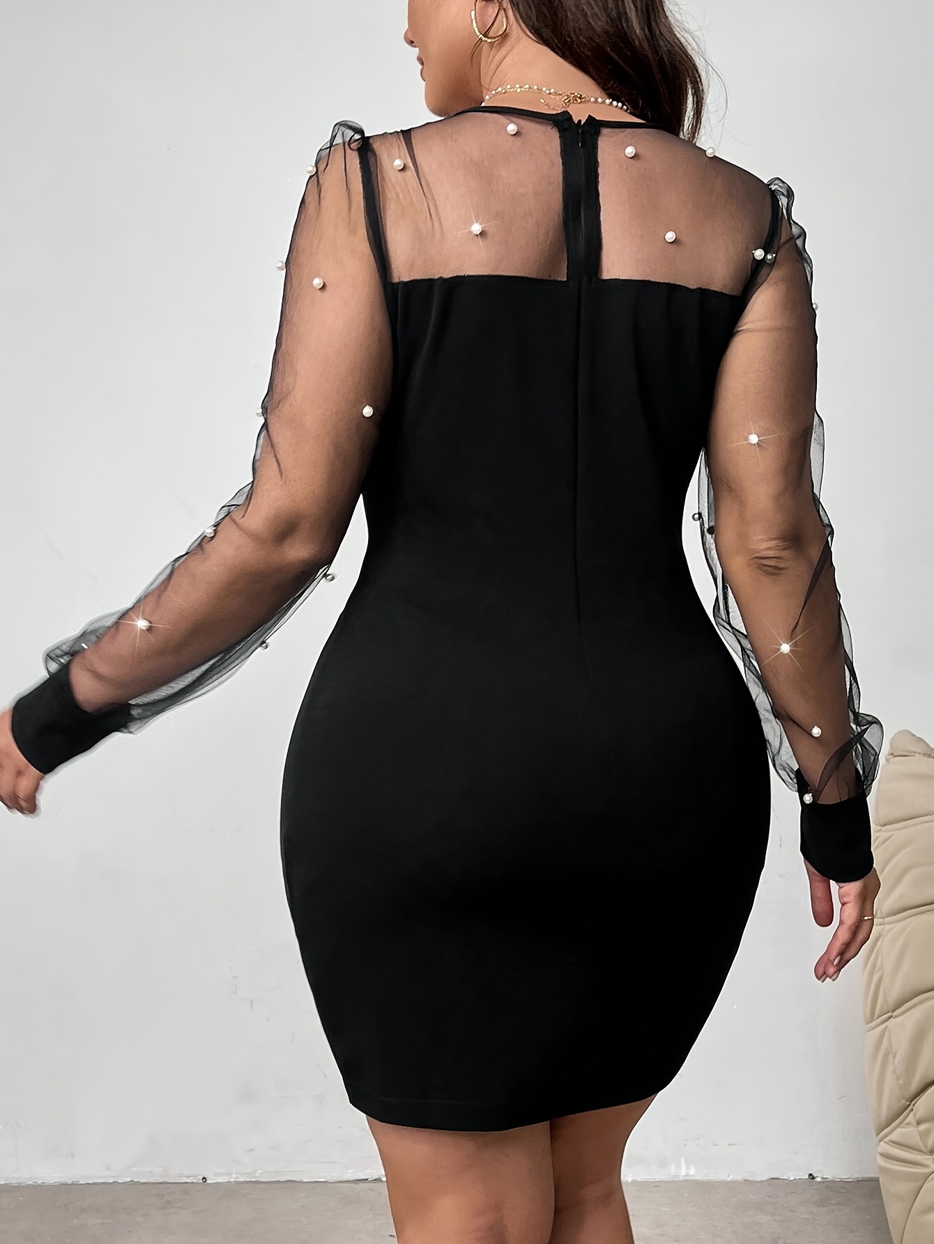 Robe moulante en tissu tricoté à col rond à élasticité moyenne avec détail en maille contrastée & fermeture éclair au dos – Image 2