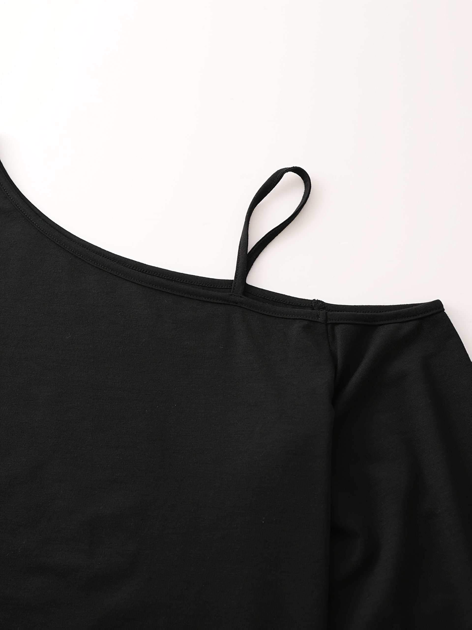 T-shirt à manches longues imprimé rose avec encolure asymétrique – Image 3