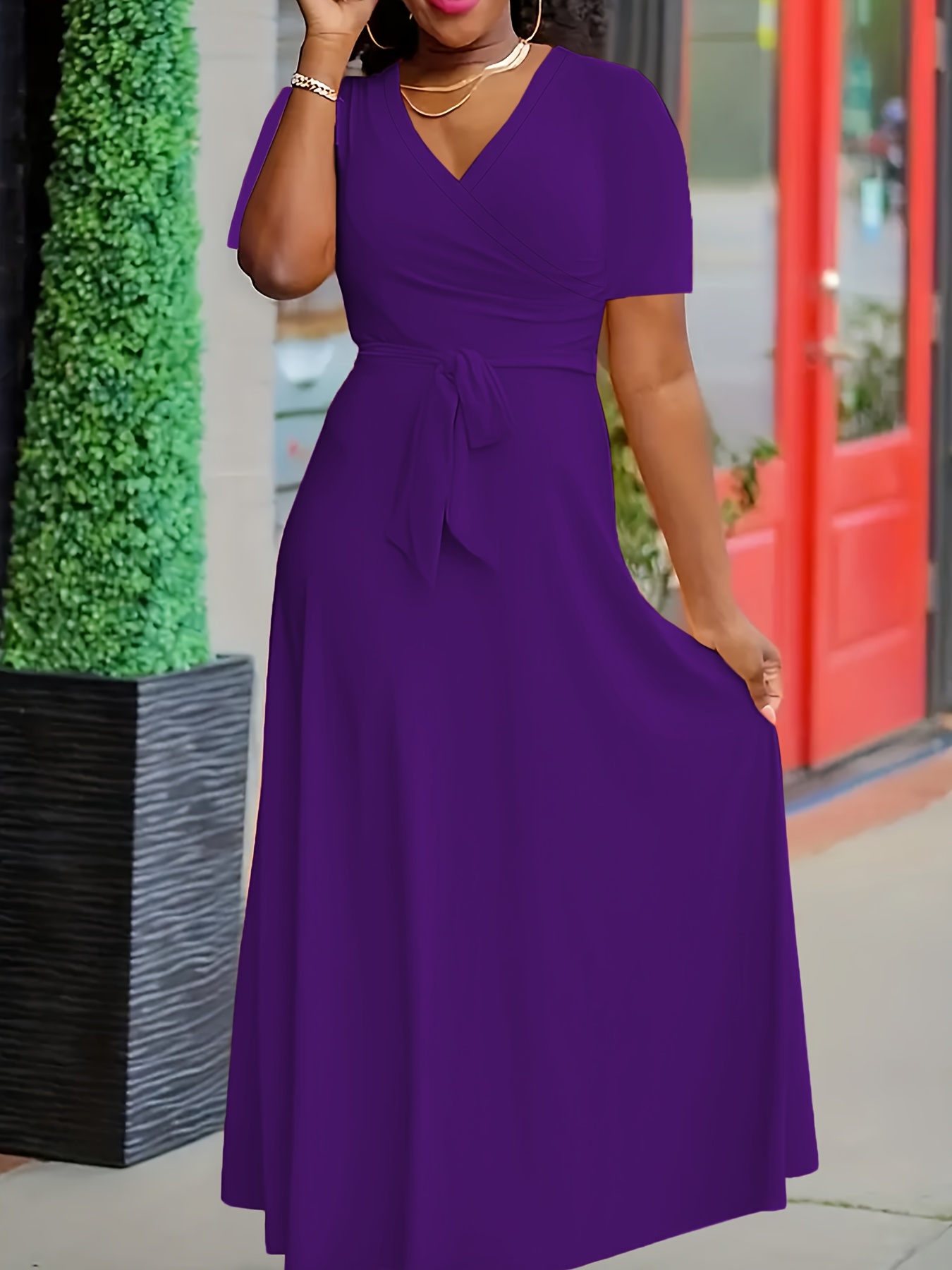 Robe élégante extensible à col V à manches cap à nouer à la taille – Image 5