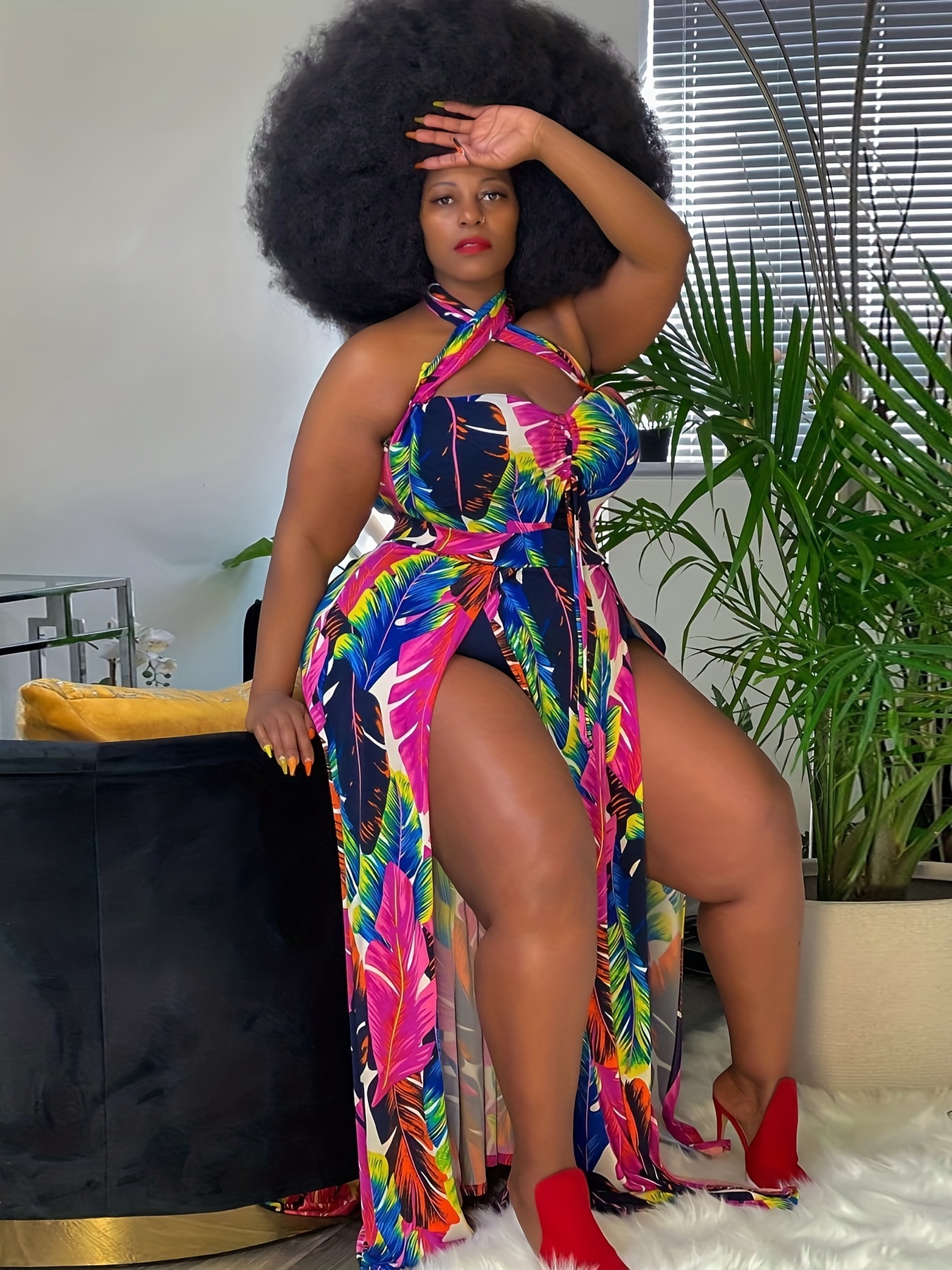 Robe à étirement moyen à dos nu imprimé tropical criss cross – Image 6