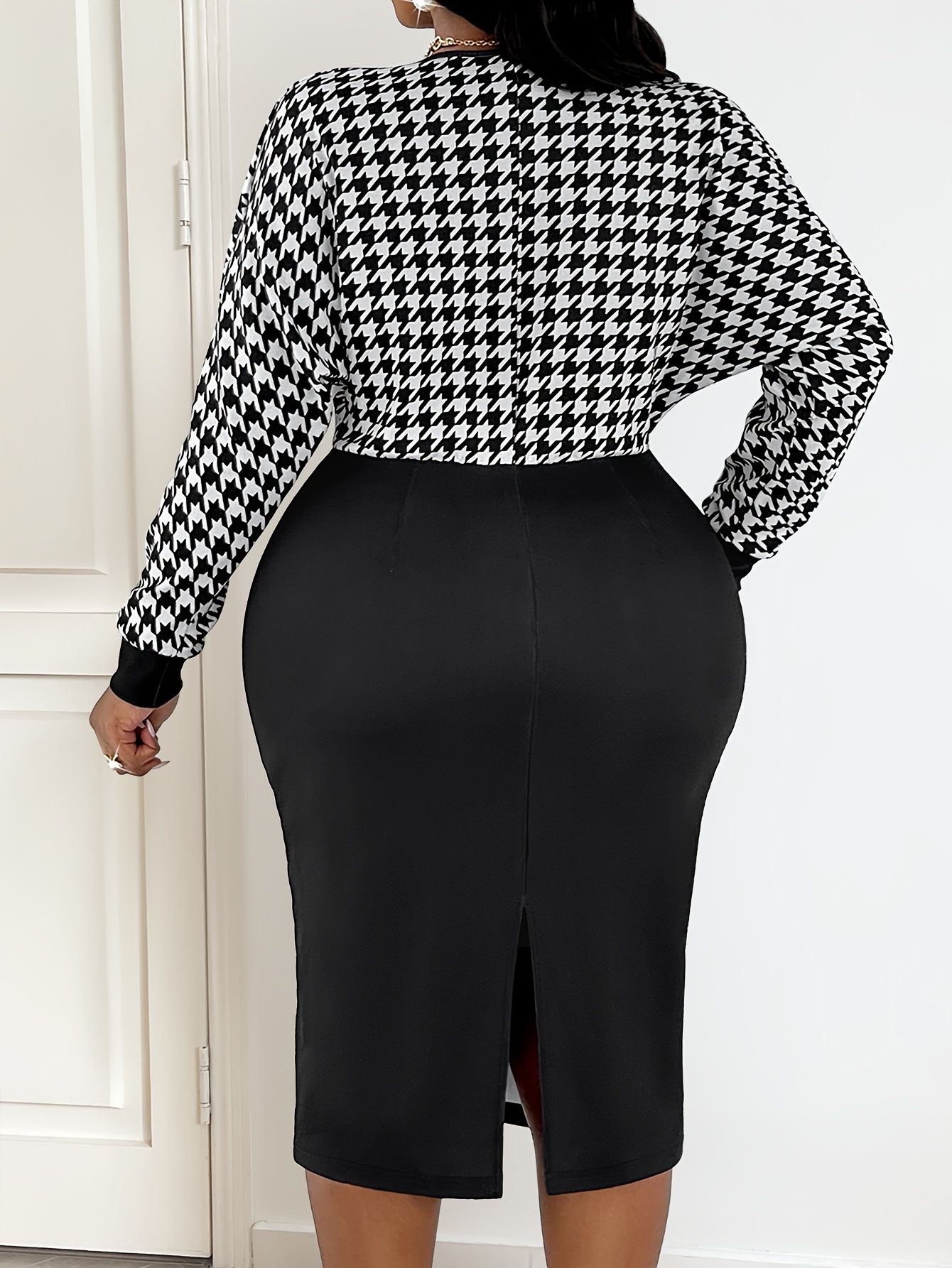 Robe élégante à carreaux à col V profond à manches longues & jupe moulante – Image 3