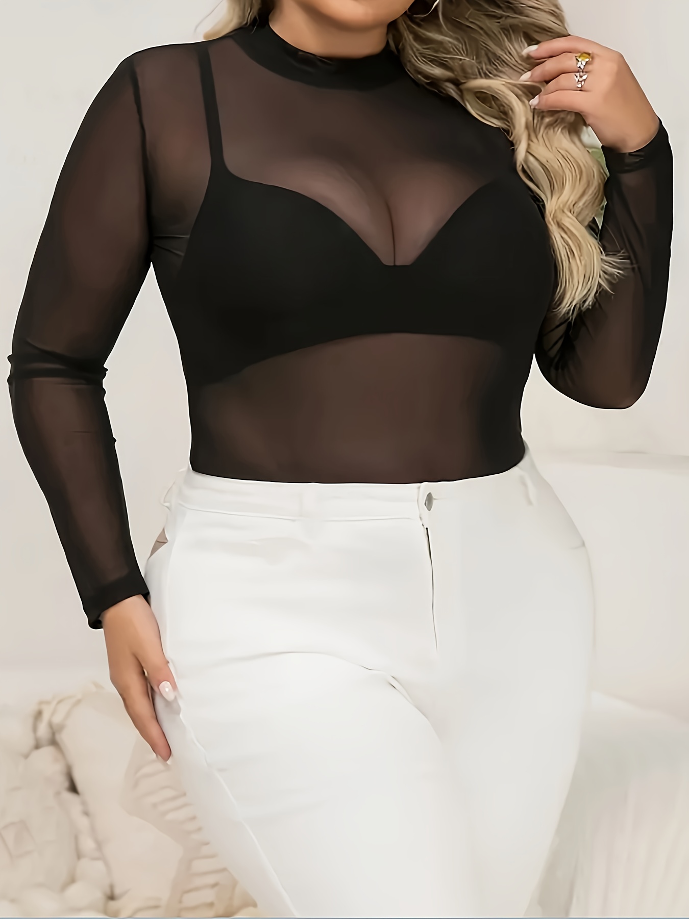 T-shirt sexy en maille transparente à manches longues à col haut élégant
