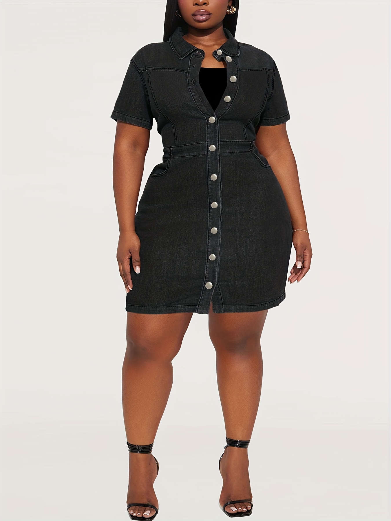 Robe moulante en denim à manches courtes avec détail bouton à col lapin – Image 2