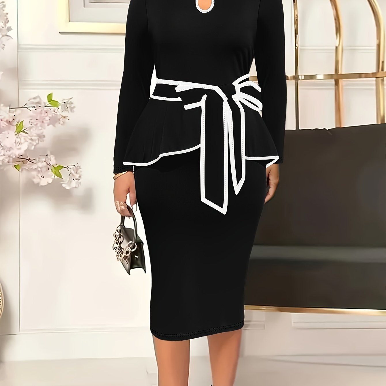 Robe moulante extensible élégante à col rond & bordure contrastée