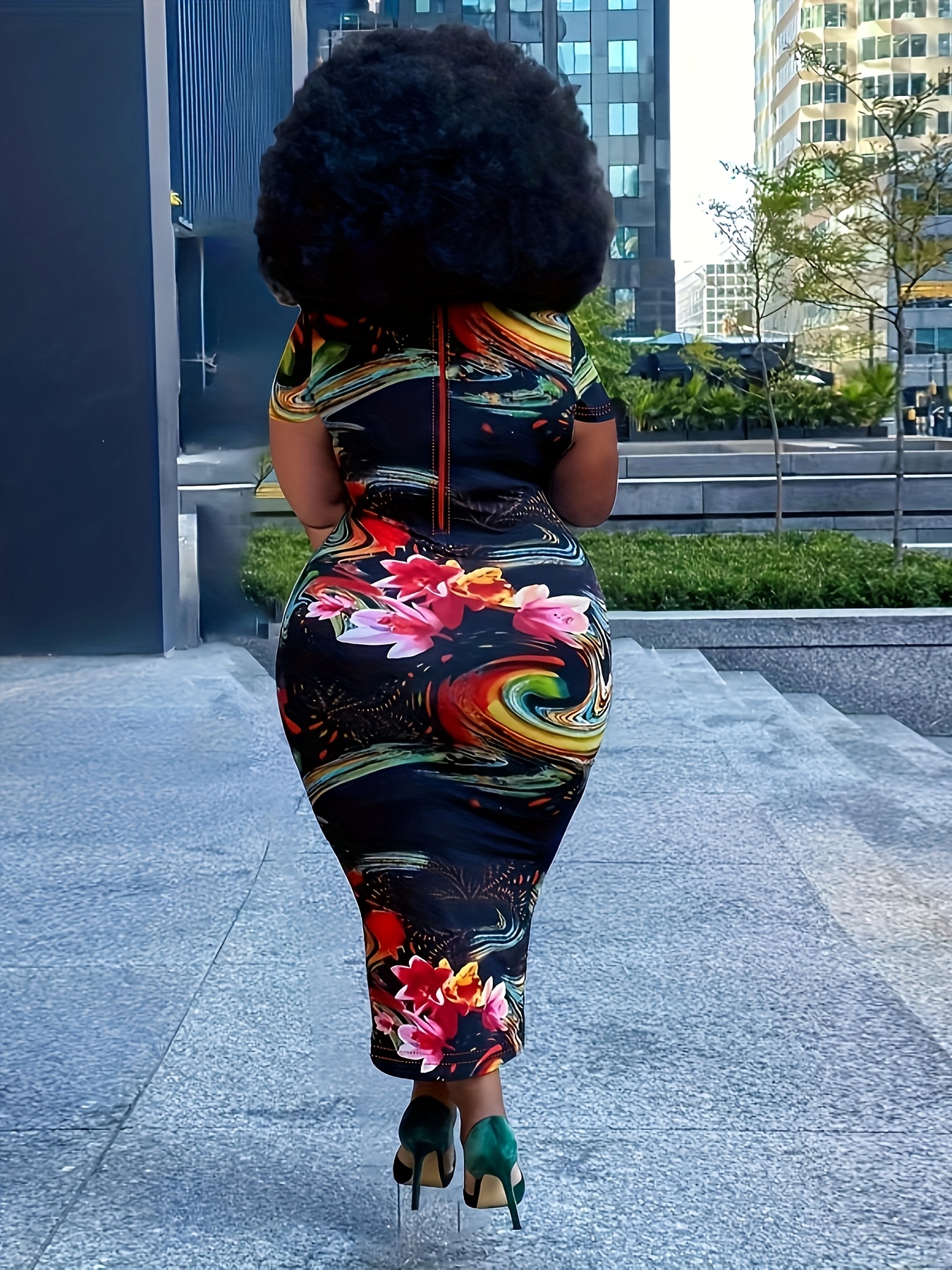 Robe moulante longue imprimé floral à manches courtes – Image 8