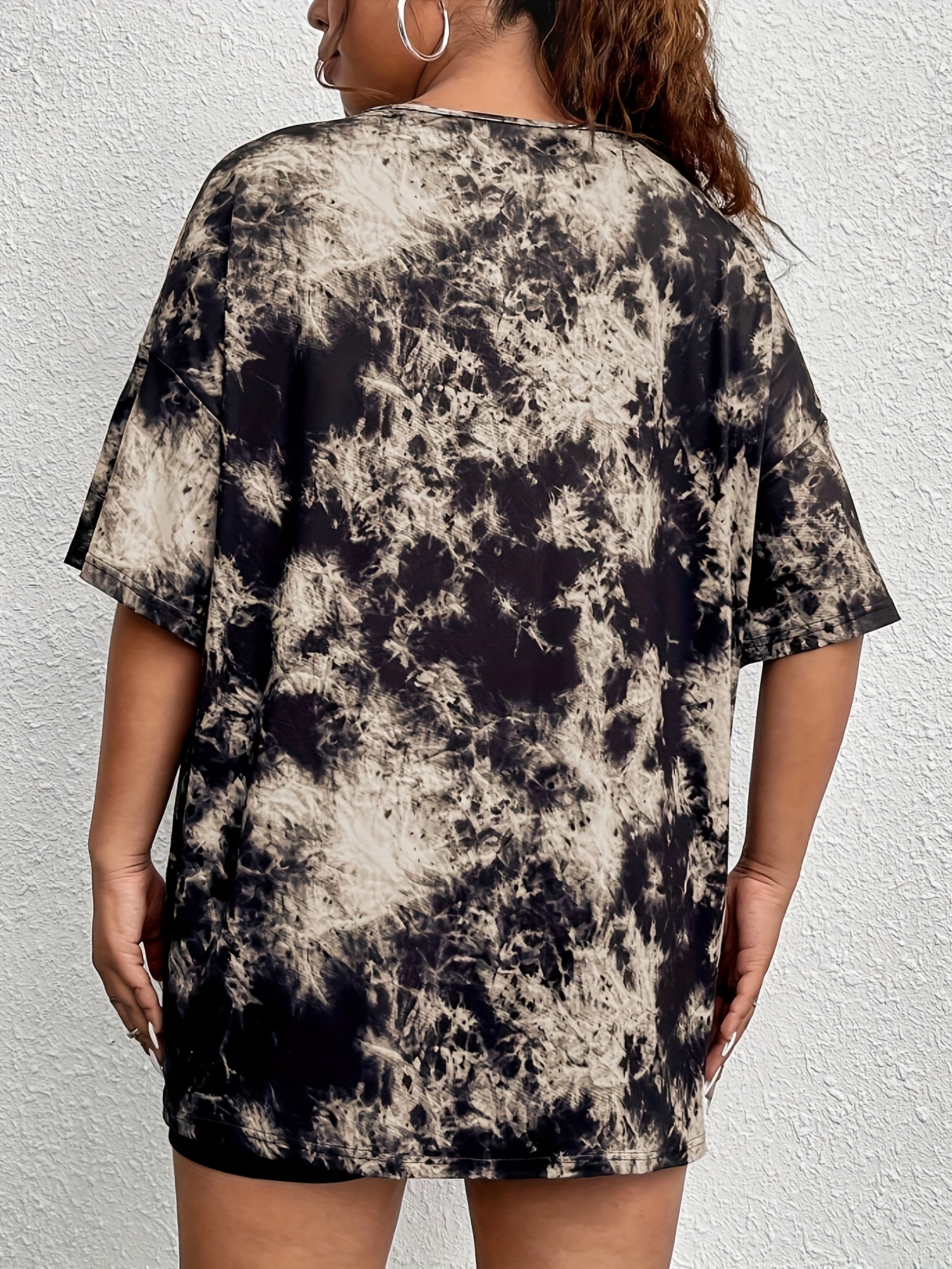 T-shirt extensible à col V profond & motif Tie-Dye – Image 5