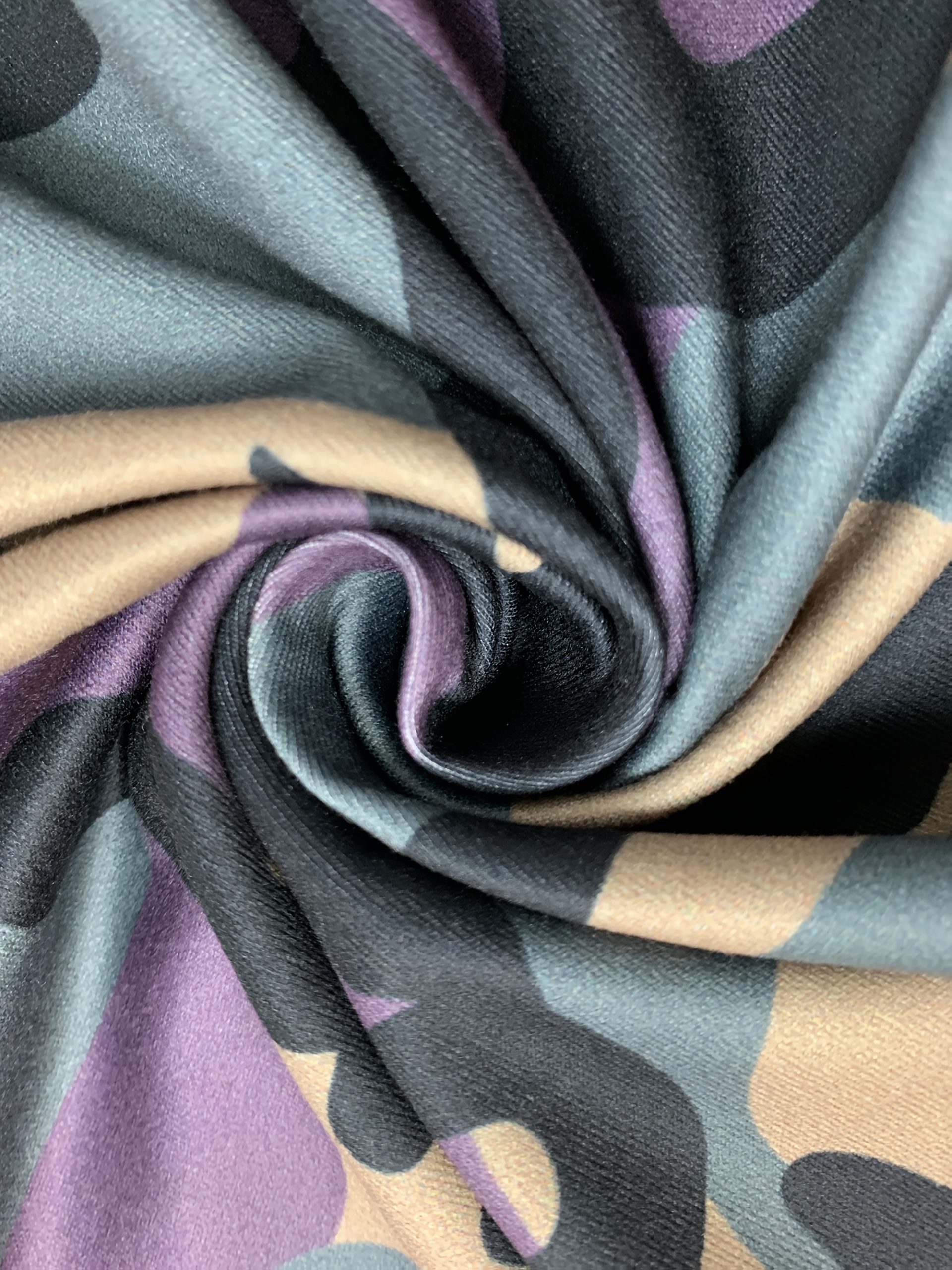 Robe moulante extensible à imprimé camouflage sans manches – Image 7