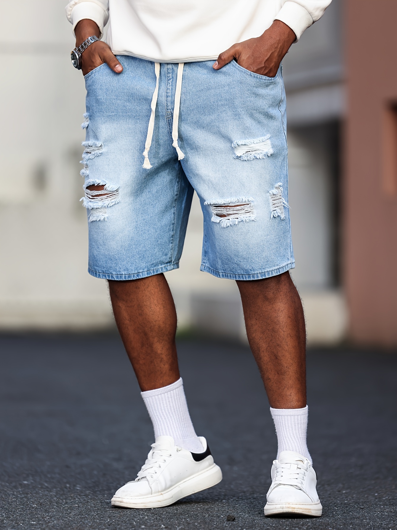 Baggy short en dénim déchirés avec cordon – Image 4