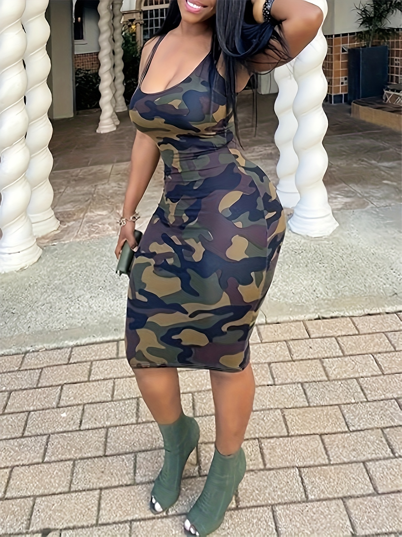 Robe moulante extensible à imprimé camouflage sans manches – Image 2
