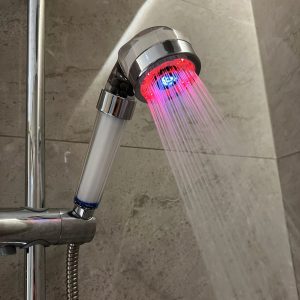 Douchette à main avec LED 3 couleurs & affichage de la température avec 3 filtres