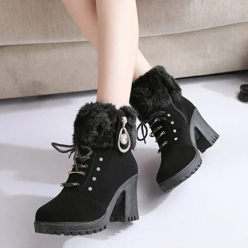 Bottines en daim à talons hauts en peluche – Image 4