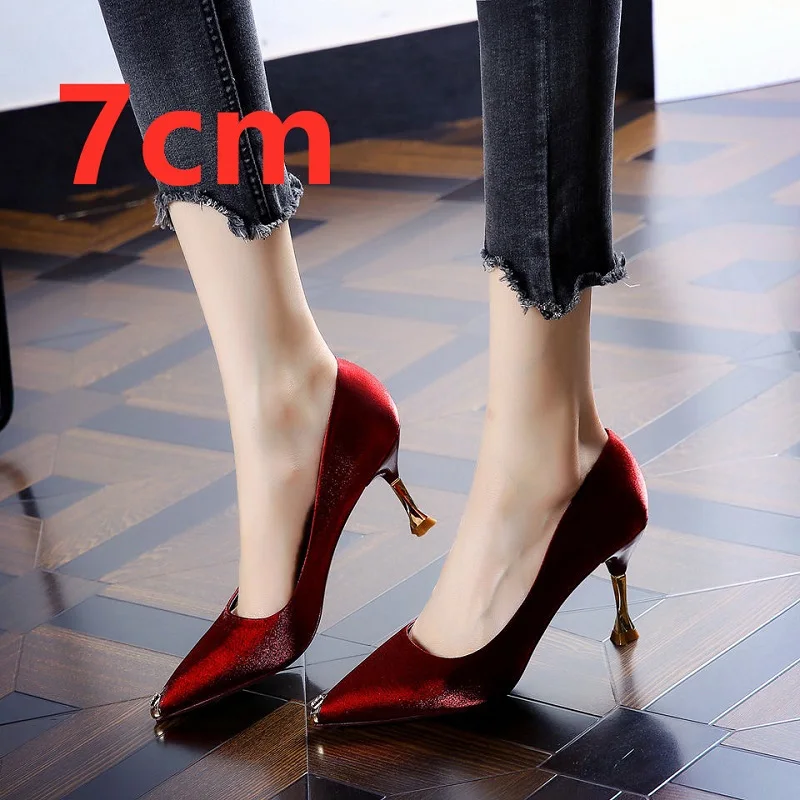 Escarpins élégants en cuir à talons aiguilles – Image 6