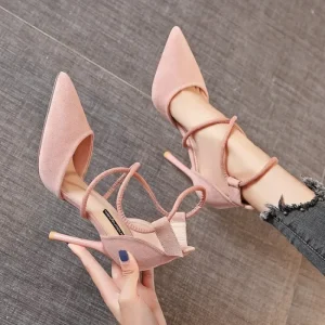 Chaussures à talons hauts fins à lanières croisées en daim