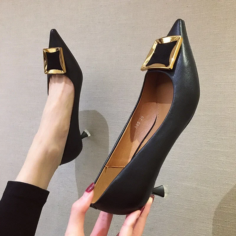 Escarpins élégants en cuir à talons aiguilles – Image 4
