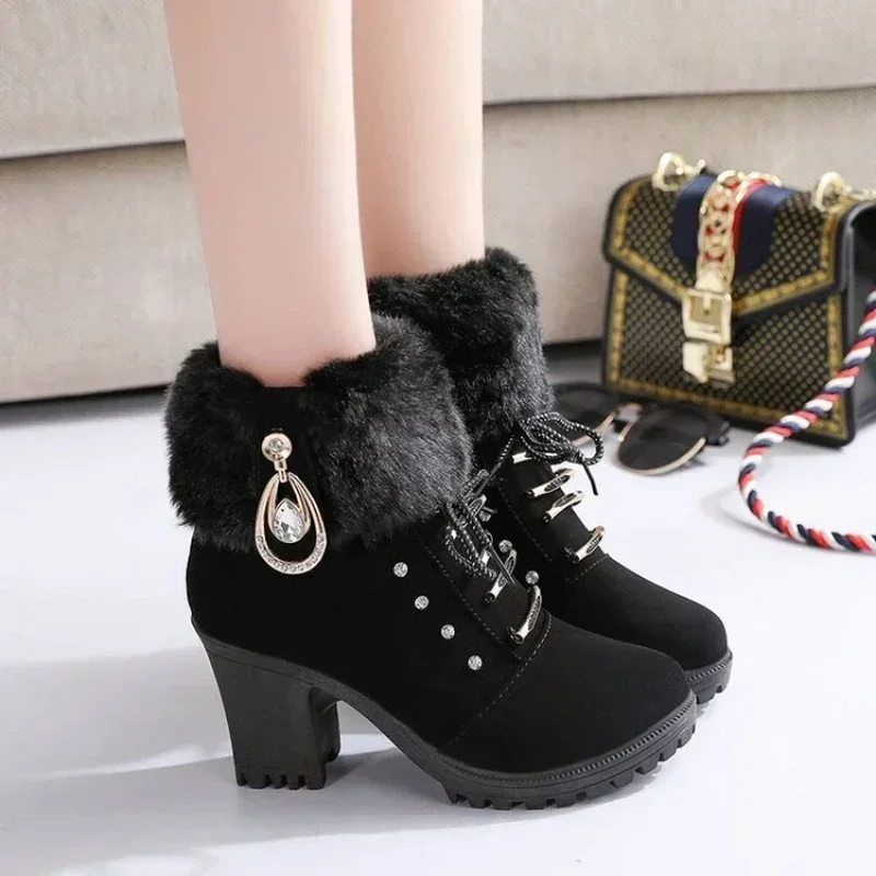Bottines en daim à talons hauts en peluche – Image 3