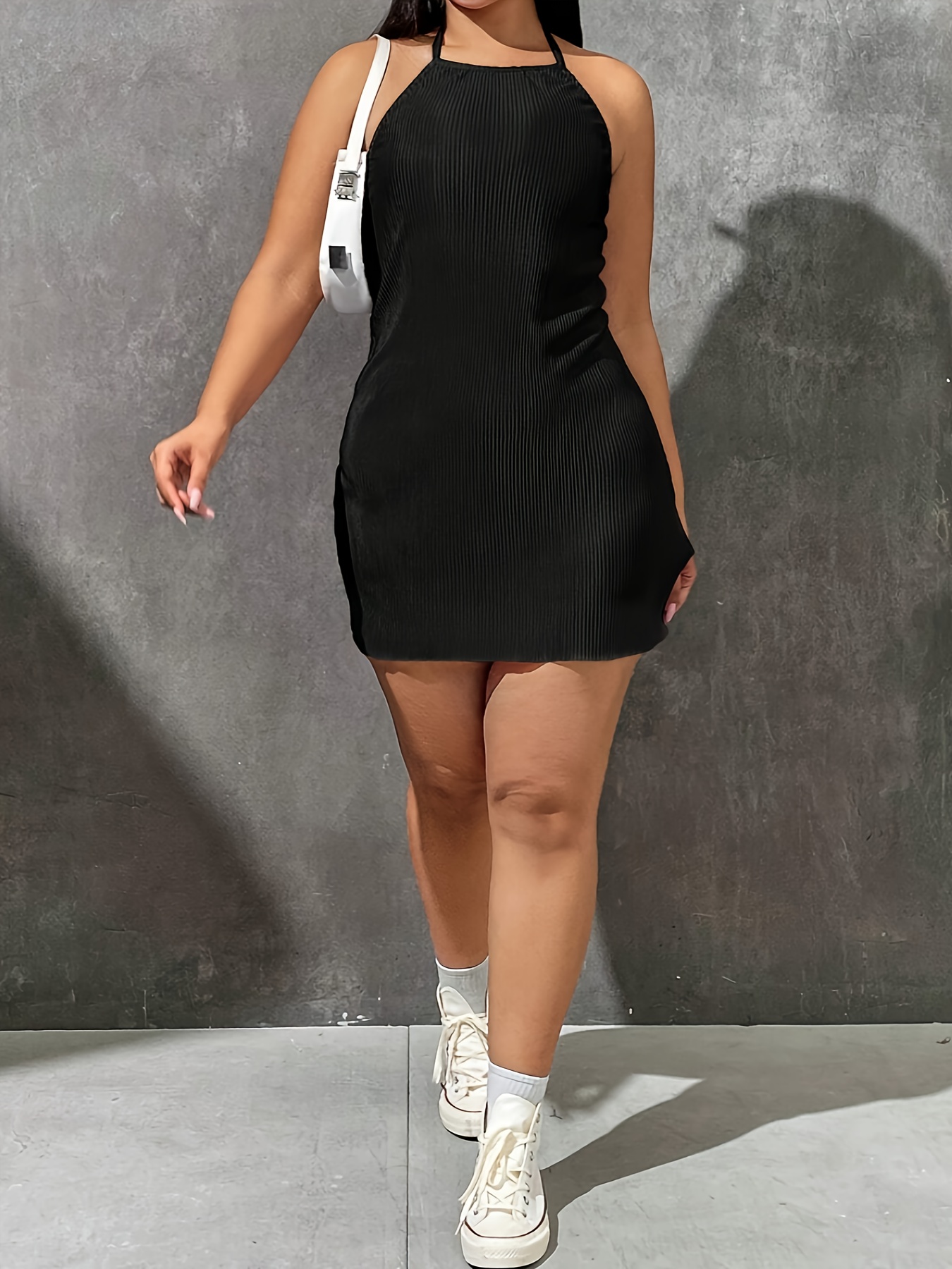 Robe courte dos nu en dentelle côtelée à lacets – Image 3