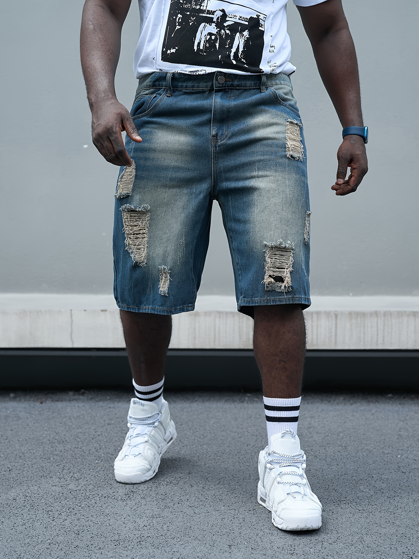 Baggy short en denim délavé avec trous – Image 2