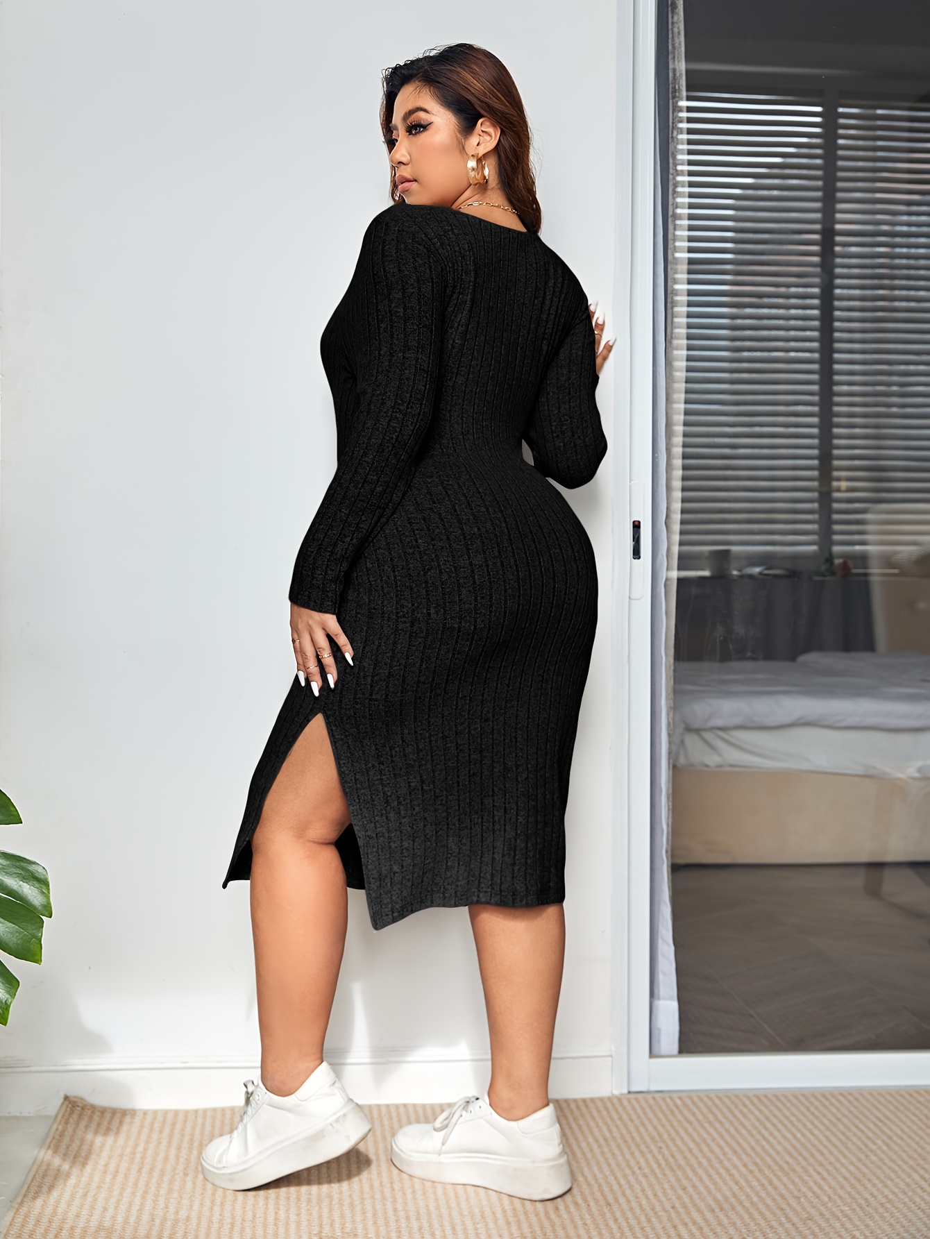 Robe pull en tricot côtelé à col carré à manches longues à fente haute – Image 4