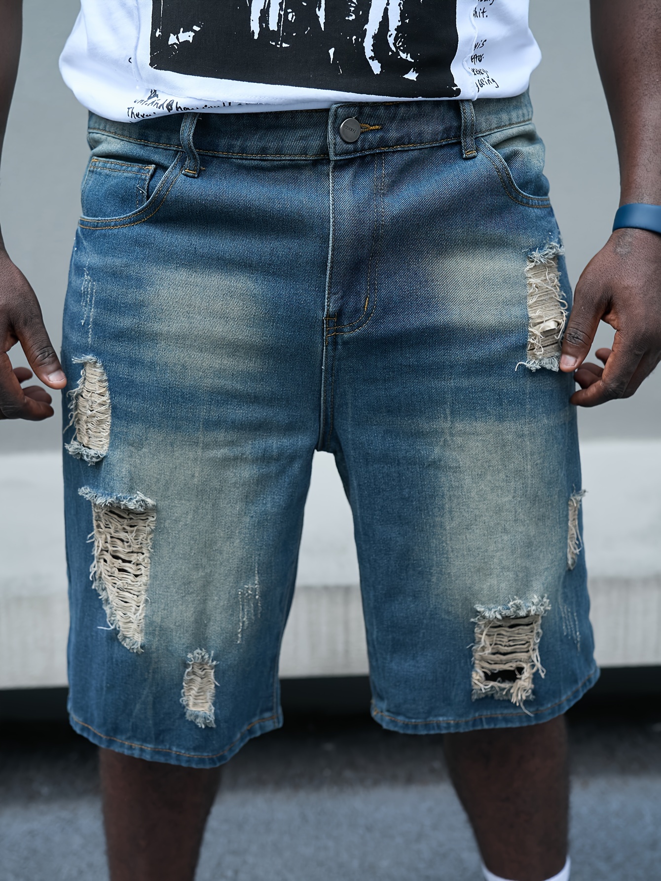 Baggy short en denim délavé avec trous – Image 8