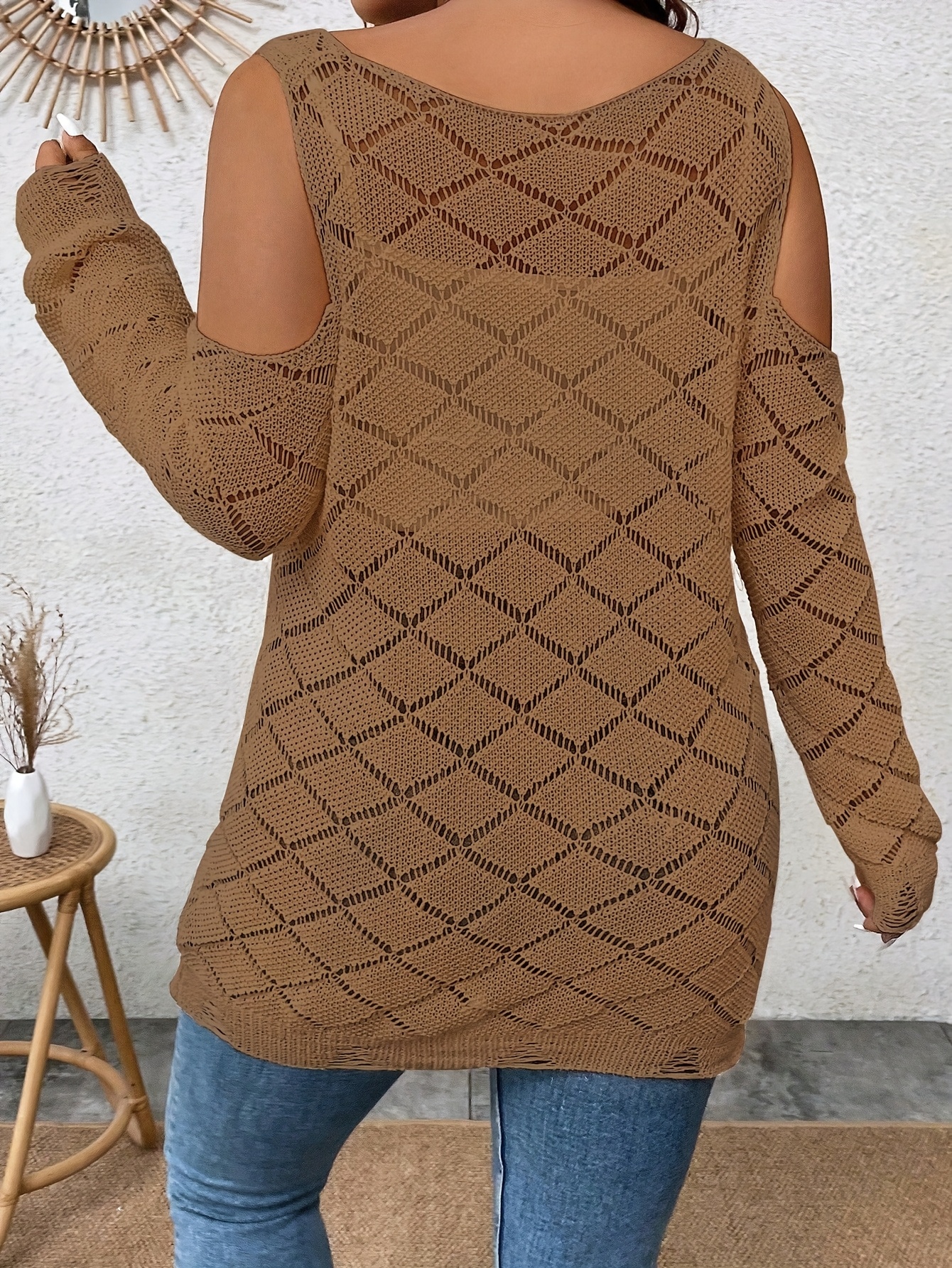 Pull en tricot léger à col V à épaules dénudées à manches longues – Image 7