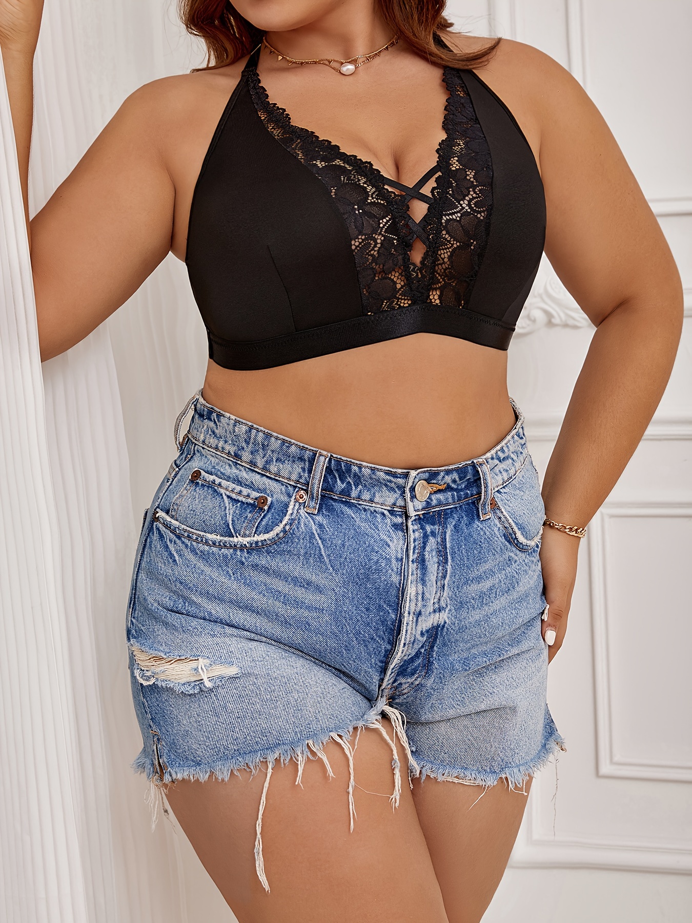 Soutien gorge érotique à licou bretelles croisées avec coutures en dentelle & détails papillon – Image 9