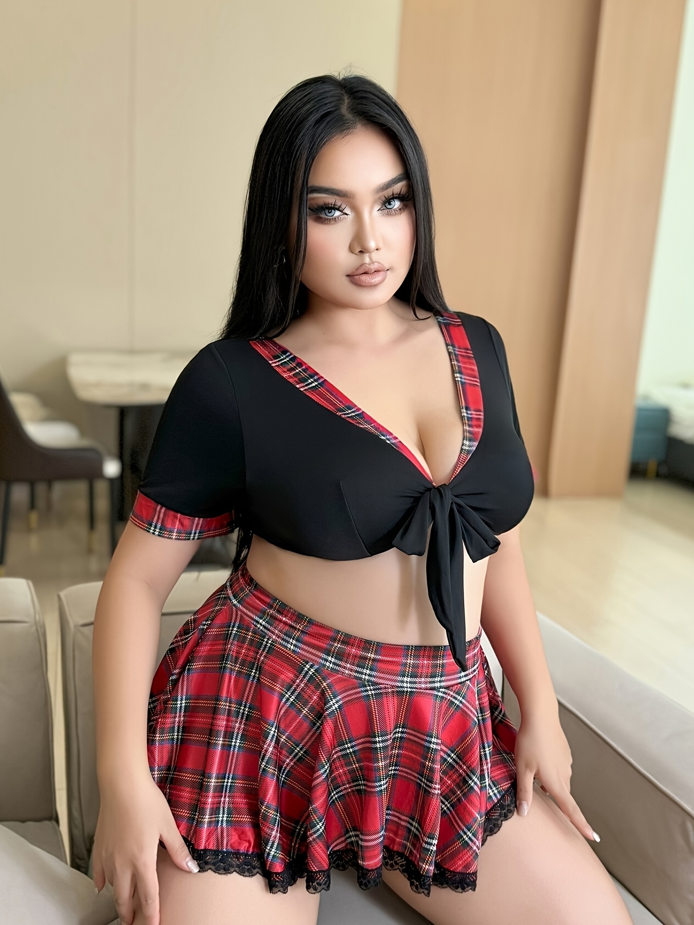 Ensemble de lingerie sexy à carreaux avec soutien léger, un string taille mi-haute & sa jupe en polyester tricoté – Image 3