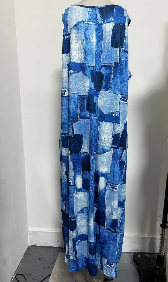 Robe longue à col V imprimé blocs de couleur – Image 6