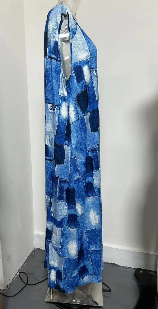 Robe longue à col V imprimé blocs de couleur – Image 5