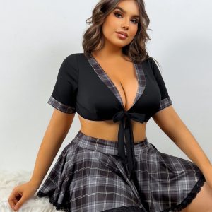 Ensemble de lingerie sexy à carreaux avec soutien léger, un string taille mi-haute & sa jupe en polyester tricoté